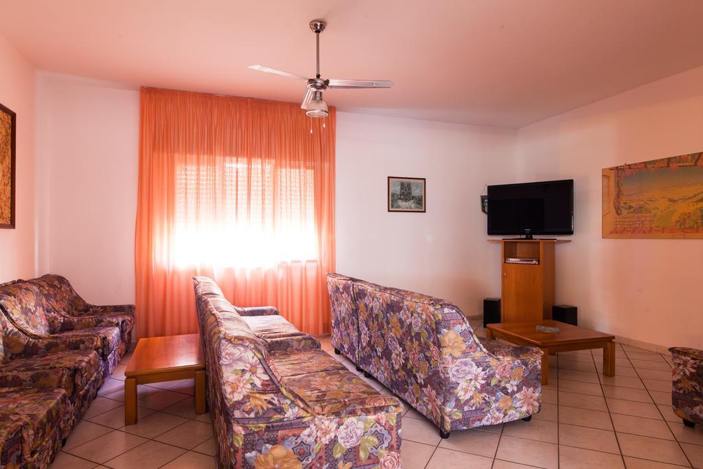 Hotel Gabry Cervia Bagian luar foto