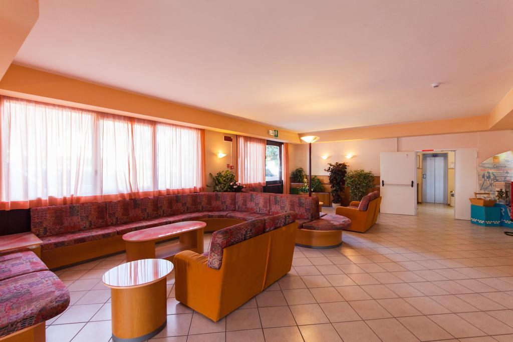 Hotel Gabry Cervia Bagian luar foto