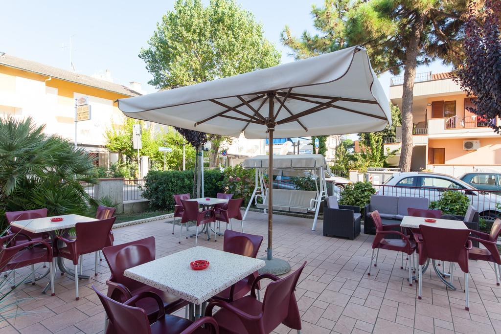 Hotel Gabry Cervia Bagian luar foto