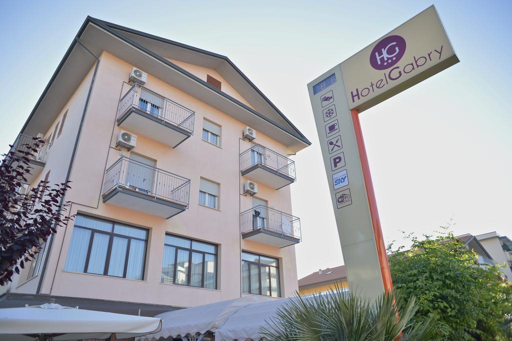 Hotel Gabry Cervia Bagian luar foto